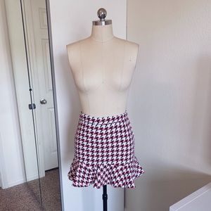 Red‎ mini skirt